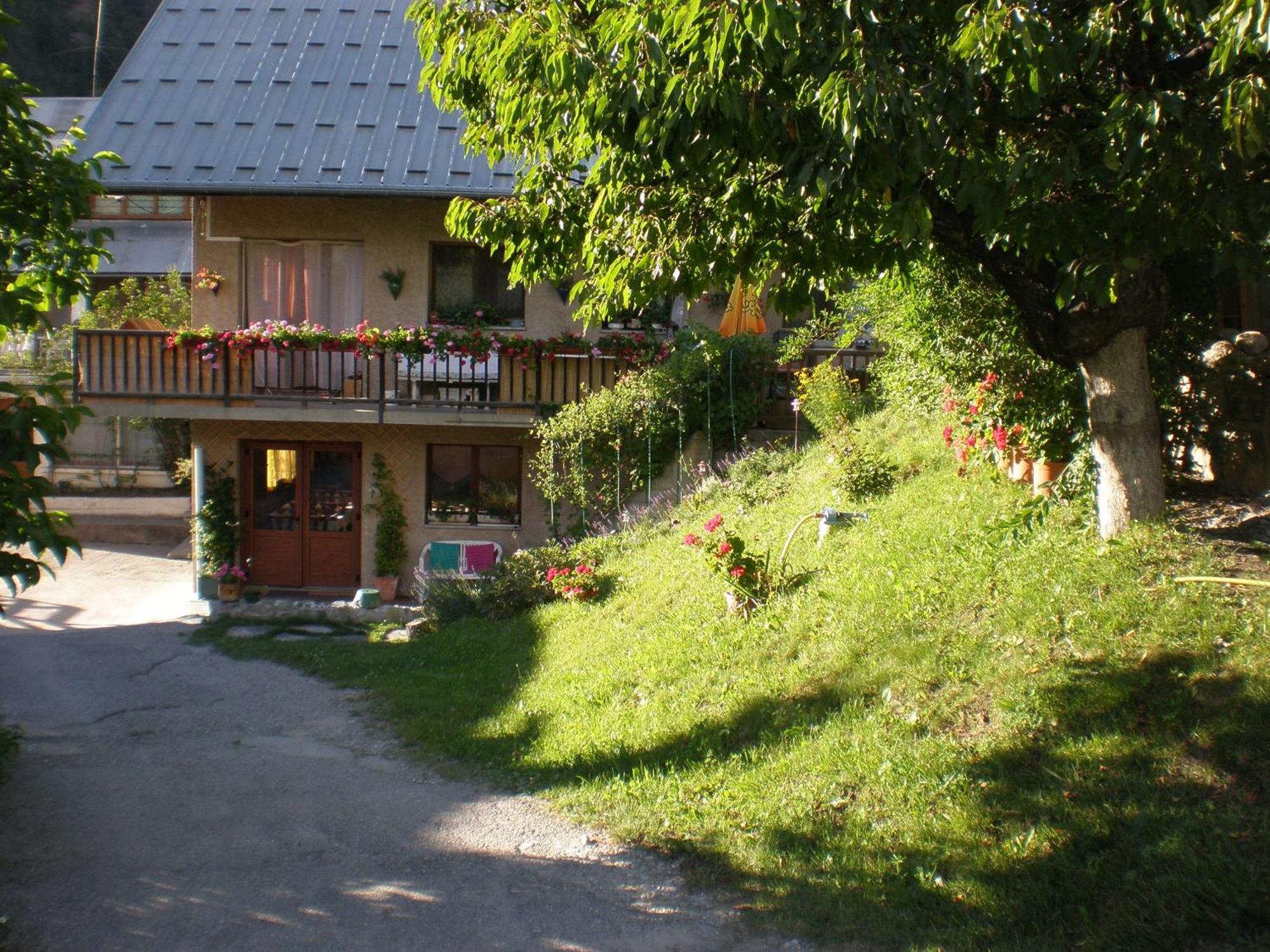 L' Edelweiss B&B Chambres D'Hotes Вальлуиз Экстерьер фото